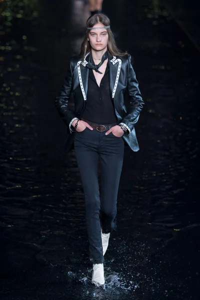 Look 50
